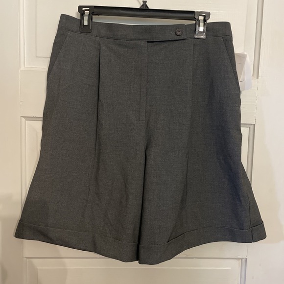Liz Golf Pants - GolfLiz Liz Claiborne Golf Shorts Gray Cuffed 14 NWT Easy Care Fabric